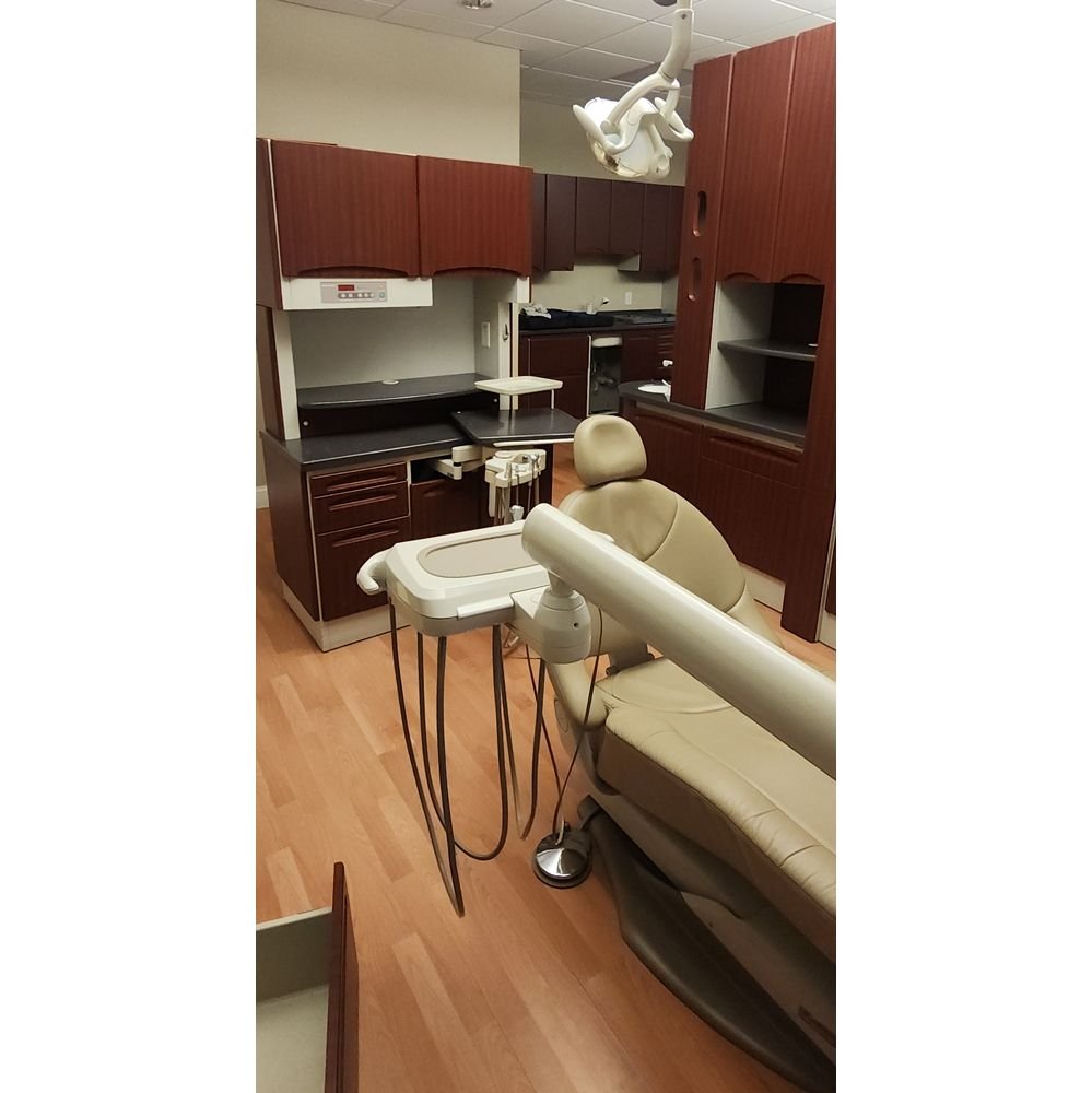 2 Room Dental Office - Midmark Ultracomfort Chairs, Midmark Stools & Lights, Midmark Cabinets - Image 3
