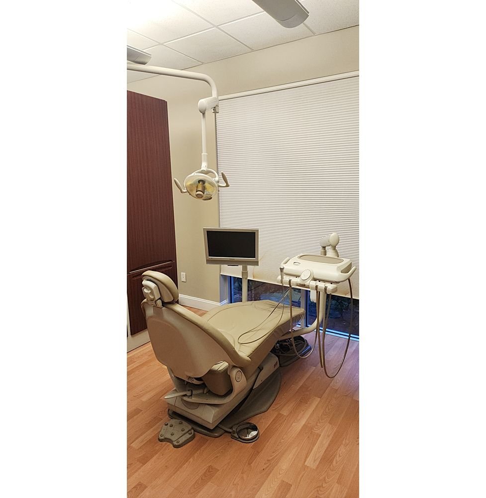 2 Room Dental Office - Midmark Ultracomfort Chairs, Midmark Stools & Lights, Midmark Cabinets - Image 13