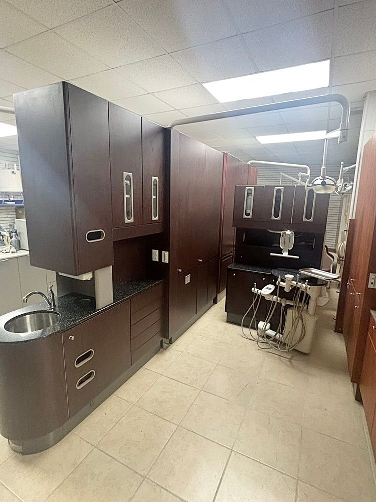 5 ROOM ADEC Dental Cabinet Package - (5) Adec 5580 Rear Treatment w/ 541 Dr Delivery & Assist. Pkg - (4) Adec 5543 Center Island - Royal Mahogany Laminate, Night Stars Solid Tops - Image 7