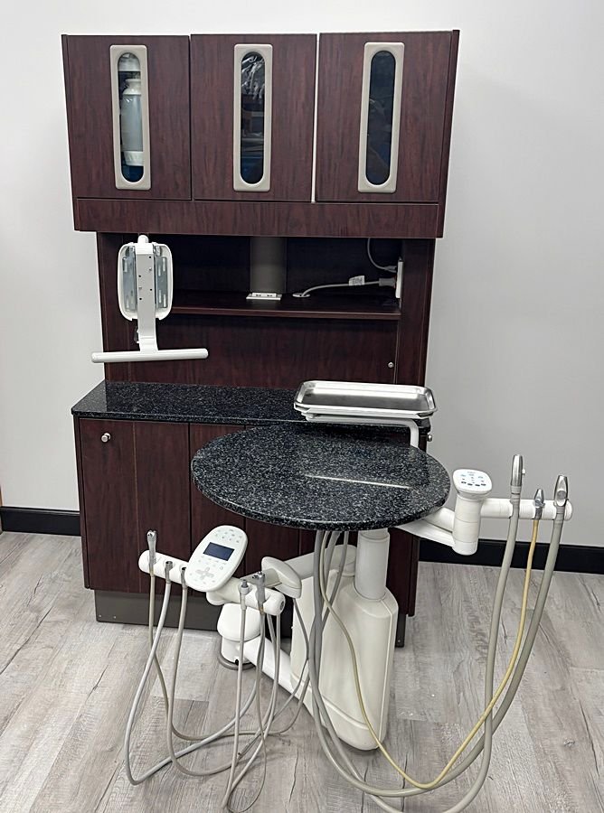 5 ROOM ADEC Dental Cabinet Package - (5) Adec 5580 Rear Treatment w/ 541 Dr Delivery & Assist. Pkg - (4) Adec 5543 Center Island - Royal Mahogany Laminate, Night Stars Solid Tops - Image 2