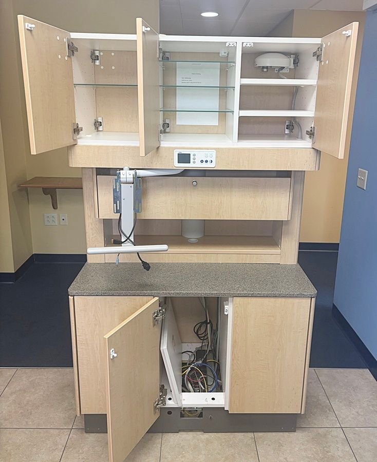 5 ROOM ADEC Dental Cabinet Package - (5) Adec 5580 Rear Treatment w/ 541 Dr Delivery & Assist. Pkg - (4) Adec 5543 Center Island - Limber Maple Laminate, Quarry Melange Solid Tops - Image 11