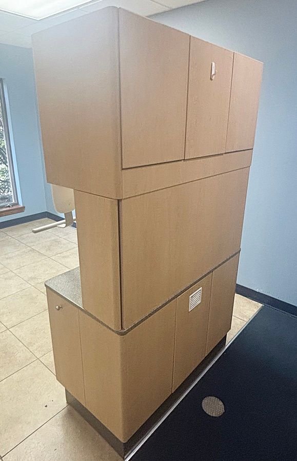 5 ROOM ADEC Dental Cabinet Package - (5) Adec 5580 Rear Treatment w/ 541 Dr Delivery & Assist. Pkg - (4) Adec 5543 Center Island - Limber Maple Laminate, Quarry Melange Solid Tops - Image 8