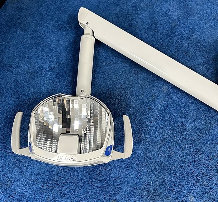 DCI Edge Series 4 LED Dental Ceiling Light - 9 1/2' Ceiling Height - Image 4