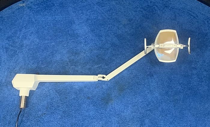 Pelton & Crane LFII Dental Post Mount Light - Image 5