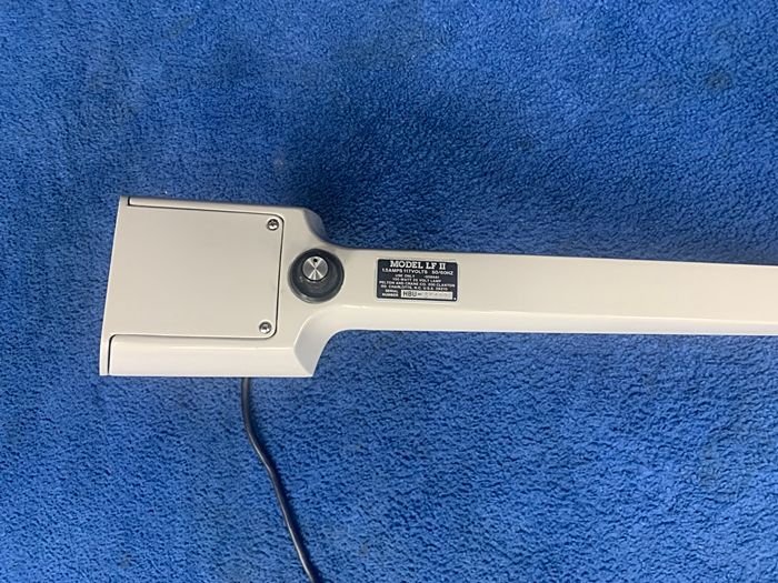 Pelton & Crane LFII Dental Post Mount Light - Image 4