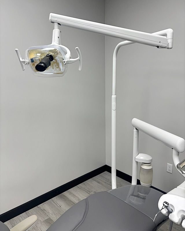 ADEC 411 Dental Operatory Chair w/ Adec 332 Delivery, 351 Assistant, 371 Light - New Ultraleather Upholstery - Image 9
