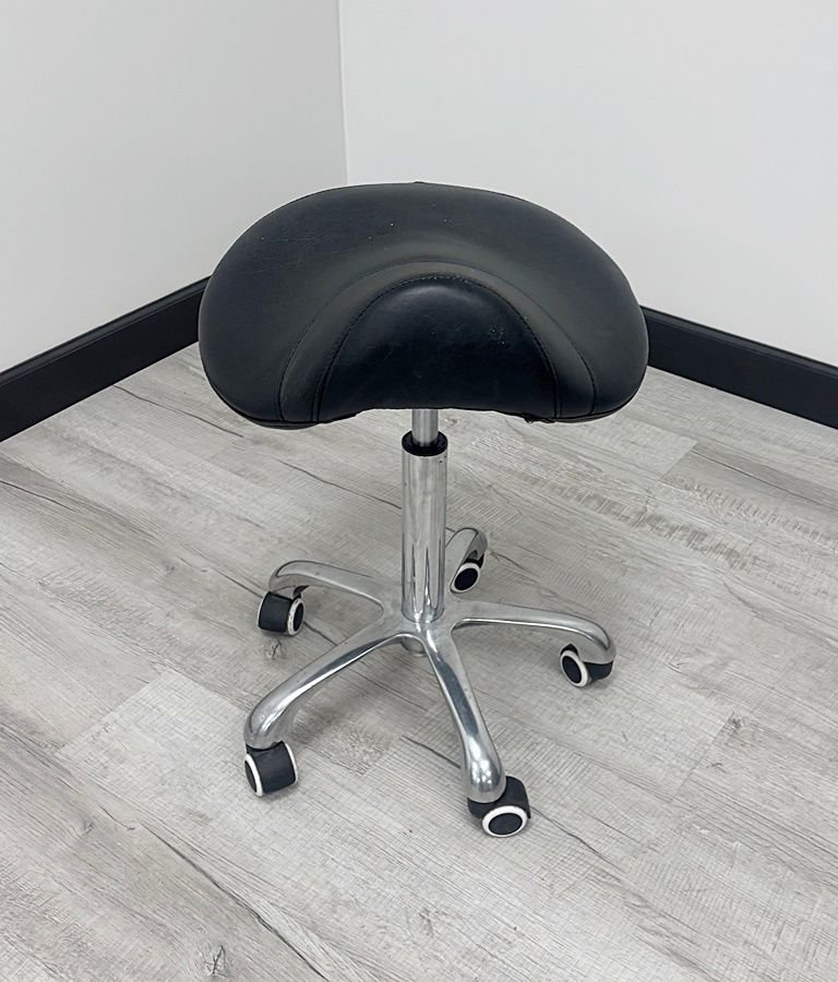 Dental Saddle Style Stool (Black Vinyl)