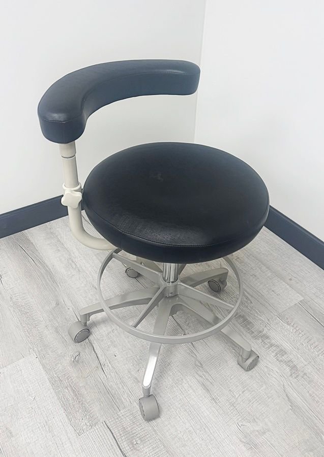 (SET of 5) x ADEC 1601 & 1622 (Surf or White) Dental Doctor & Assistant Stool Sets - Good Used Ultraleather Upholstery (Raven Wing) - Image 6
